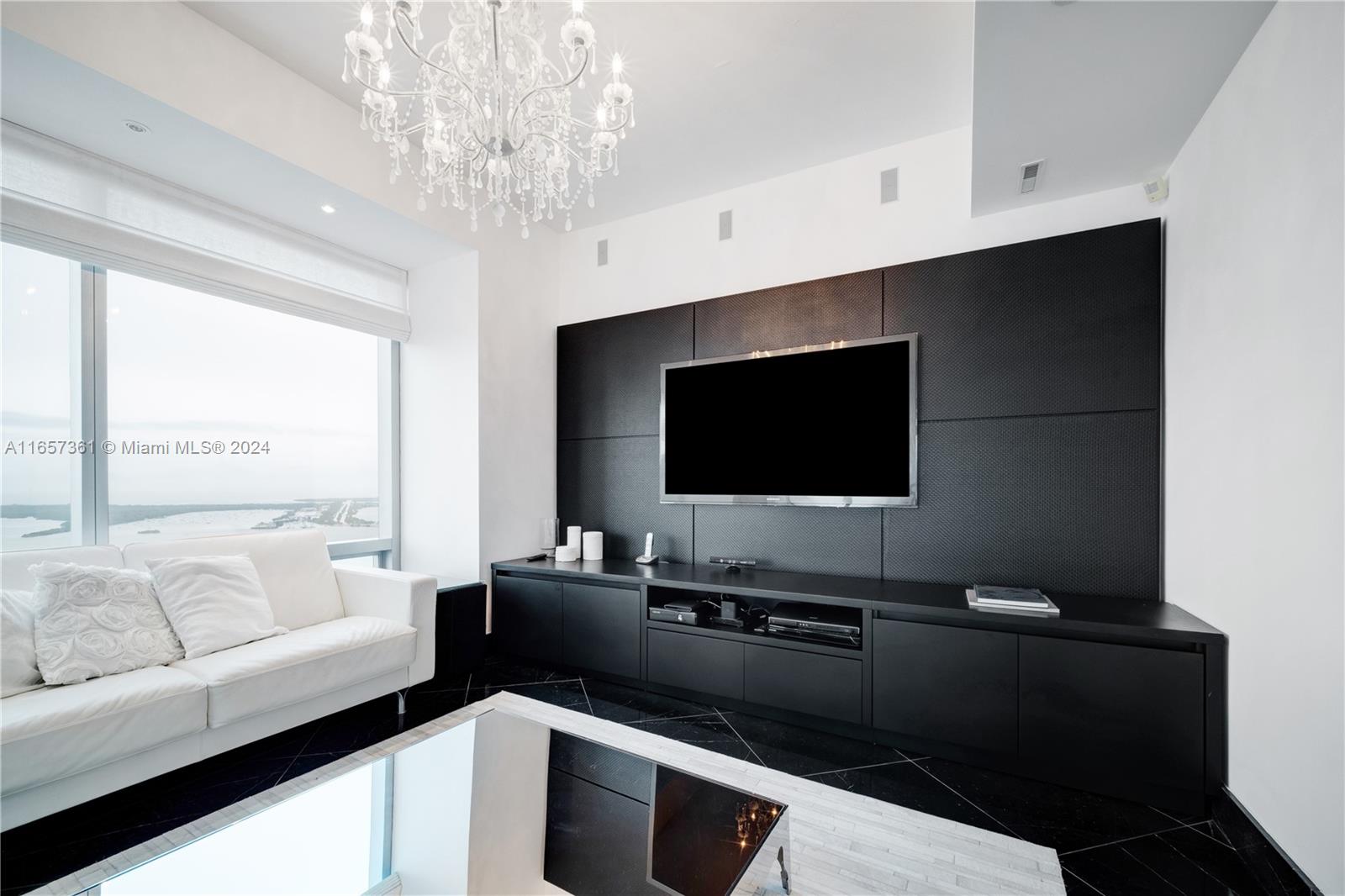 1425 Brickell Ave 42E