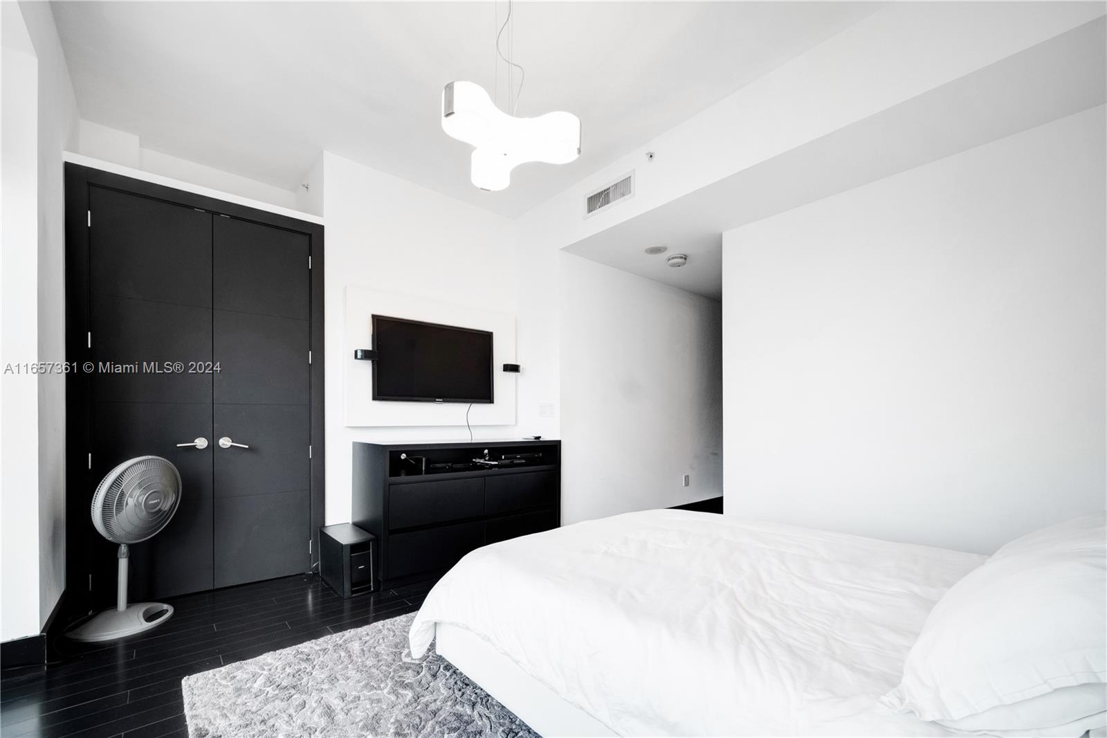 MILLENNIUM TOWER RESIDENC - Residential