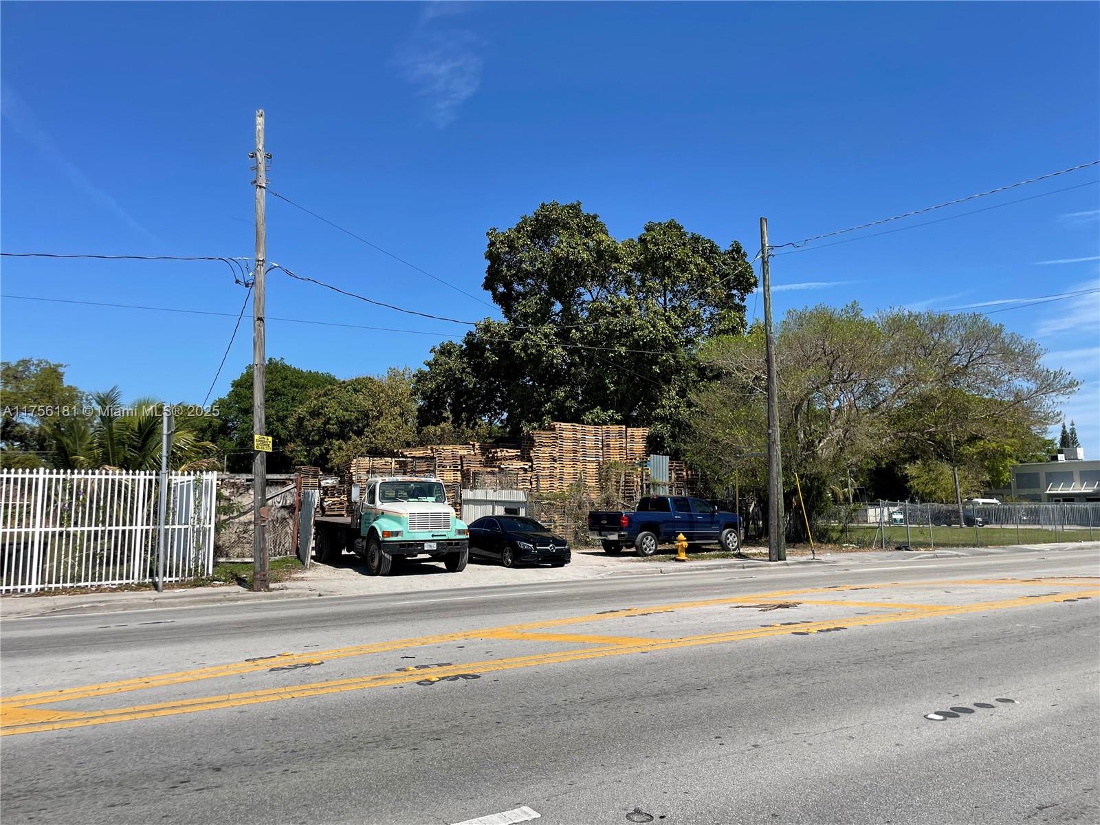 HIALEAH HEIGHTS - Land