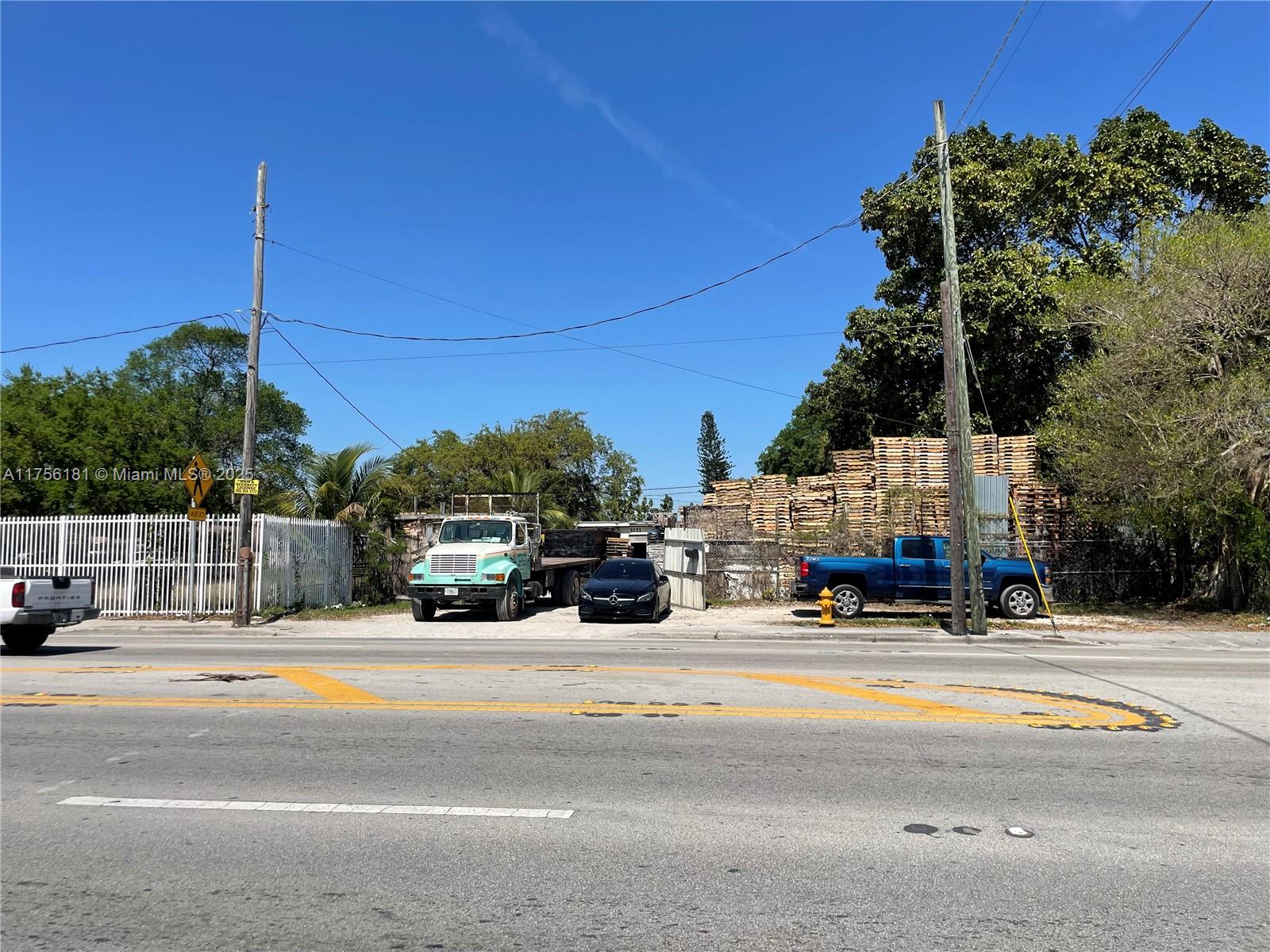 HIALEAH HEIGHTS - Land