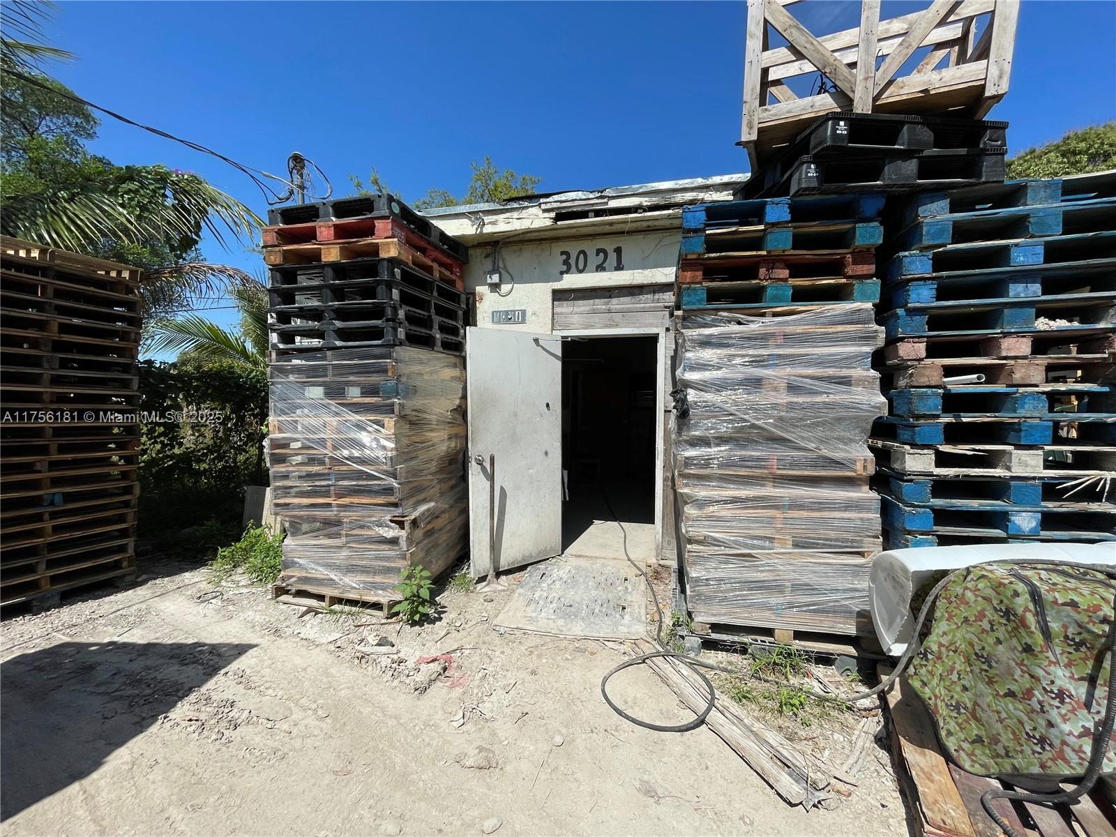 HIALEAH HEIGHTS - Land