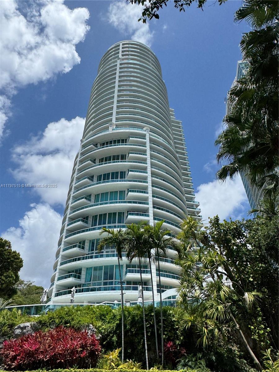 2127 Brickell Ave 505