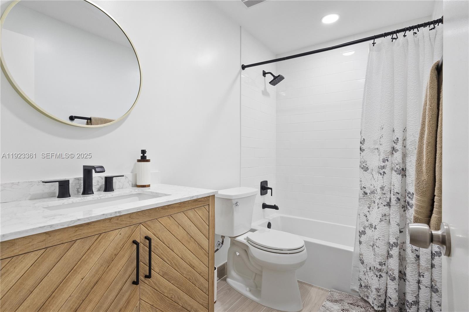 DADELAND COVE SEC 1 - Residential