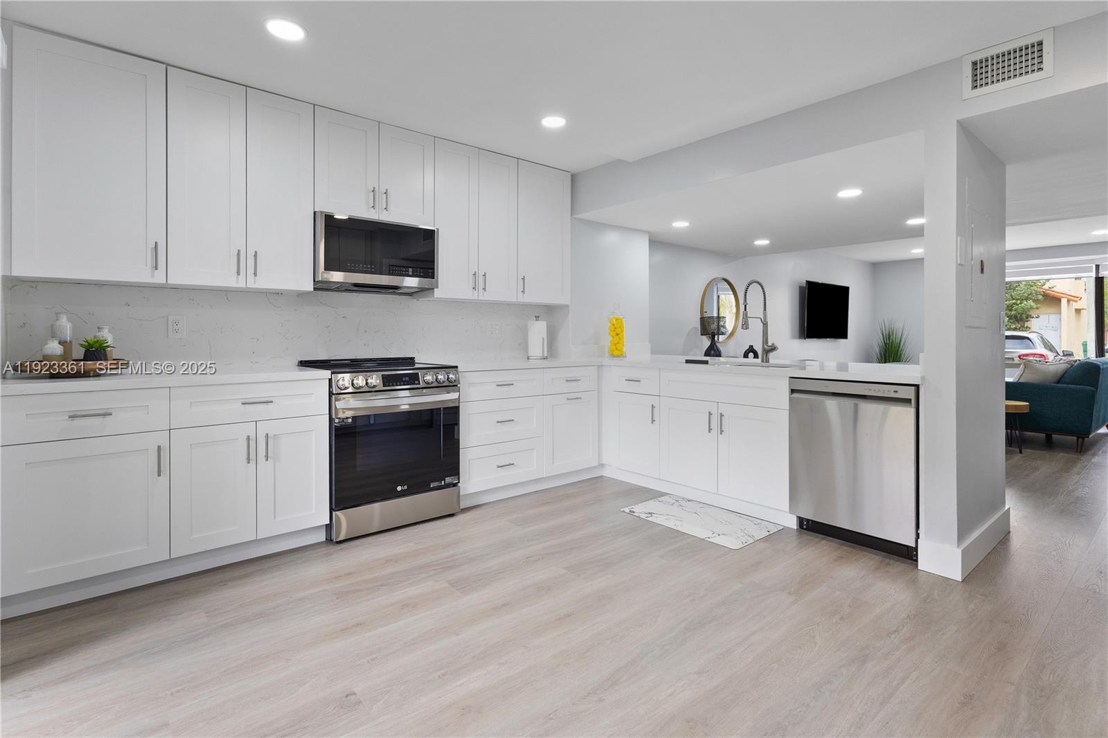 DADELAND COVE SEC 1 - Residential