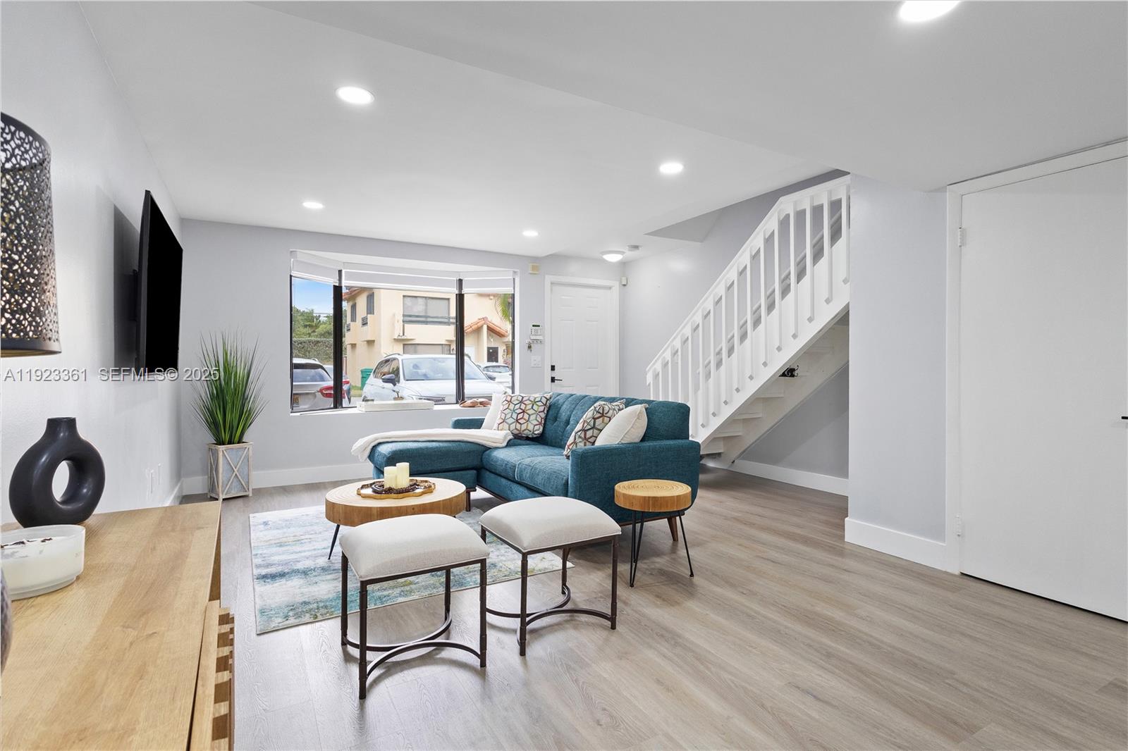 DADELAND COVE SEC 1 - Residential