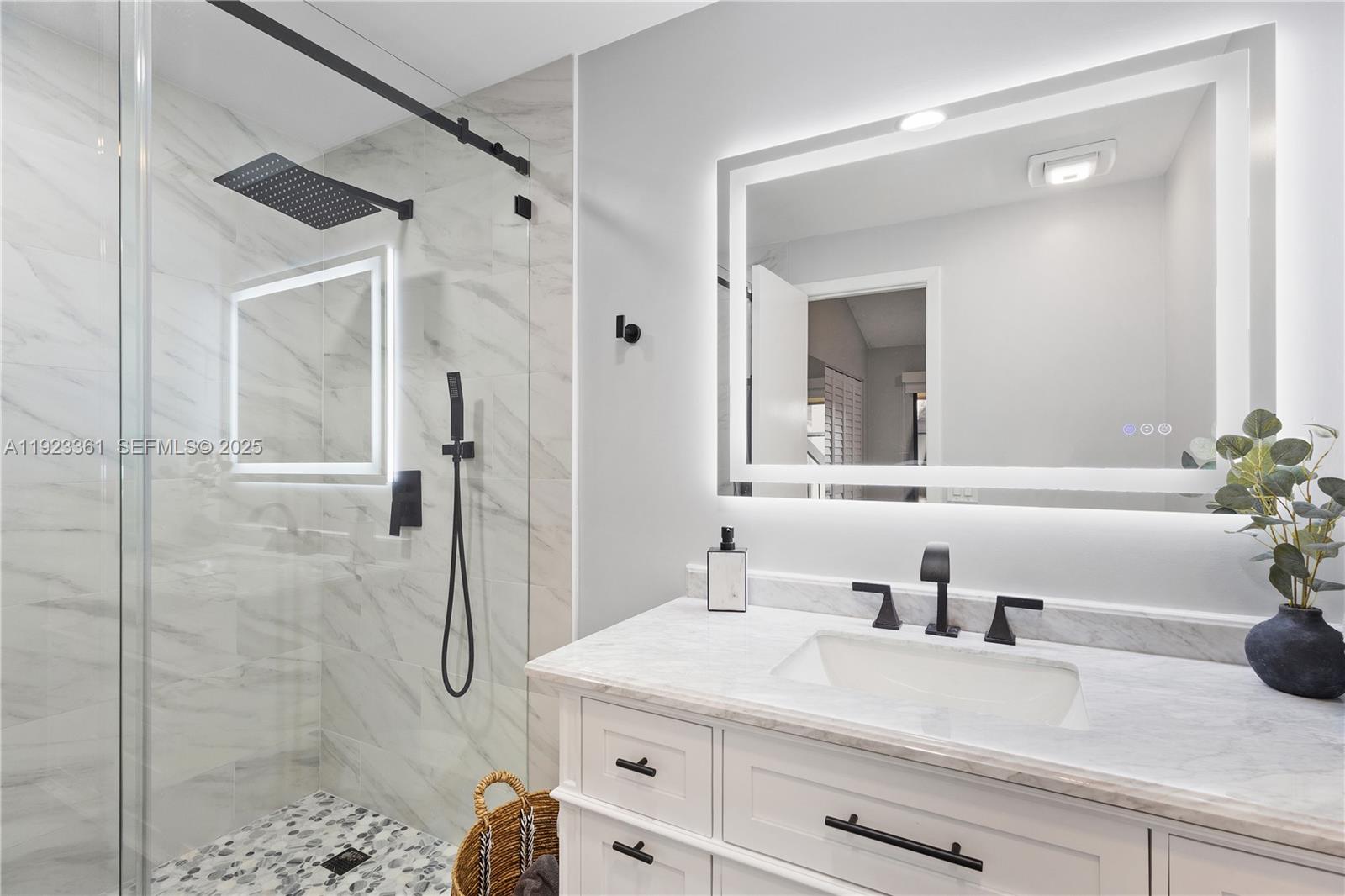 DADELAND COVE SEC 1 - Residential