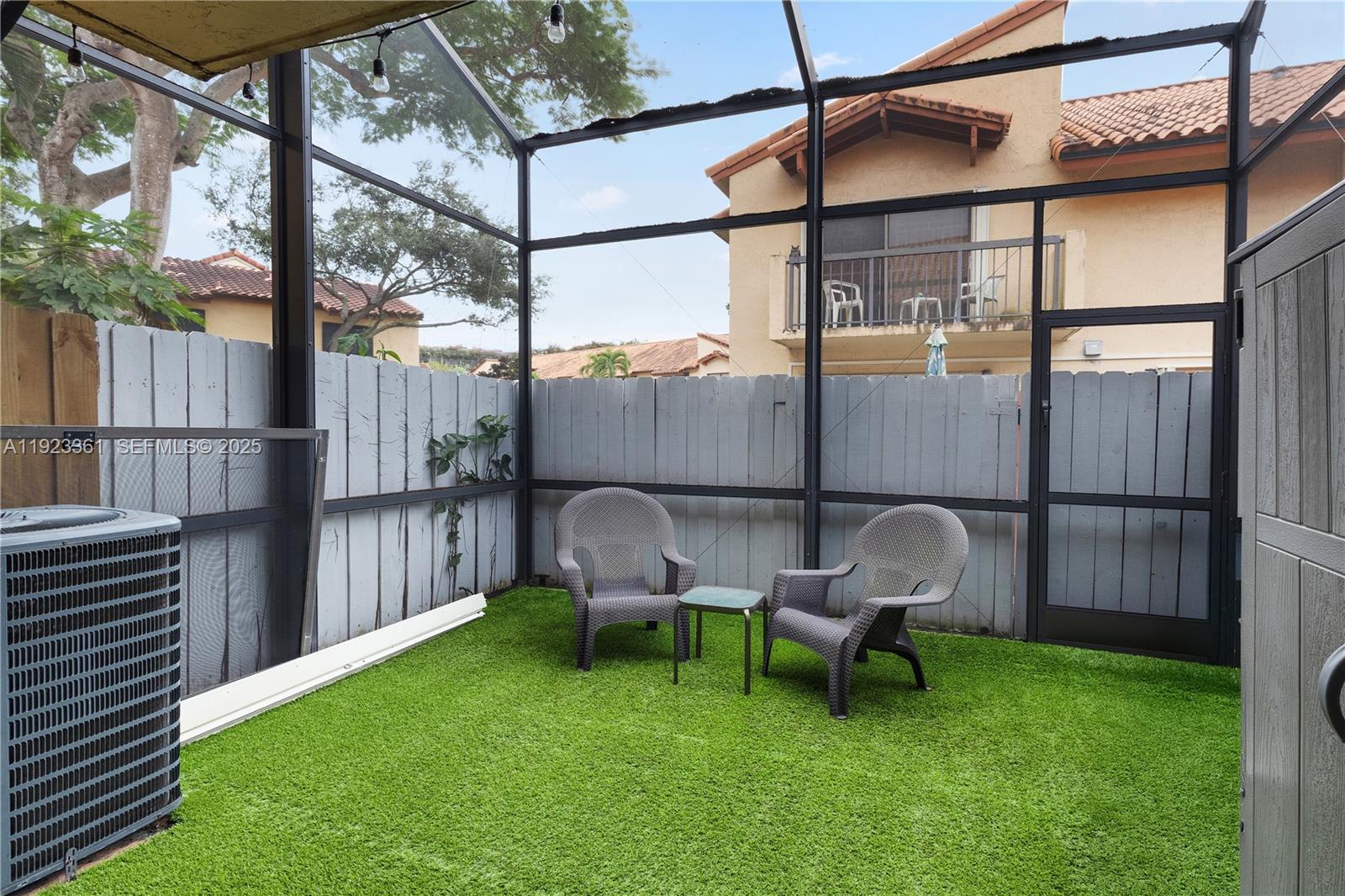 DADELAND COVE SEC 1 - Residential