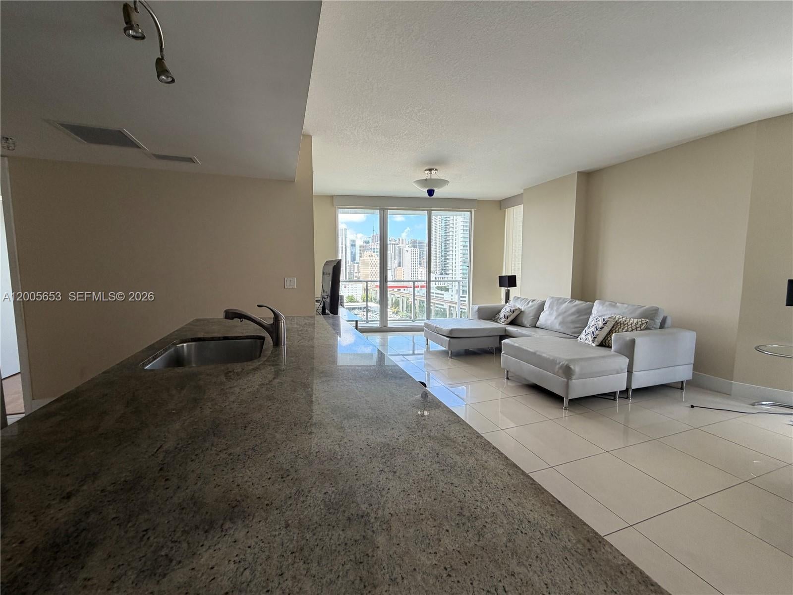 185 SW 7th St 1511