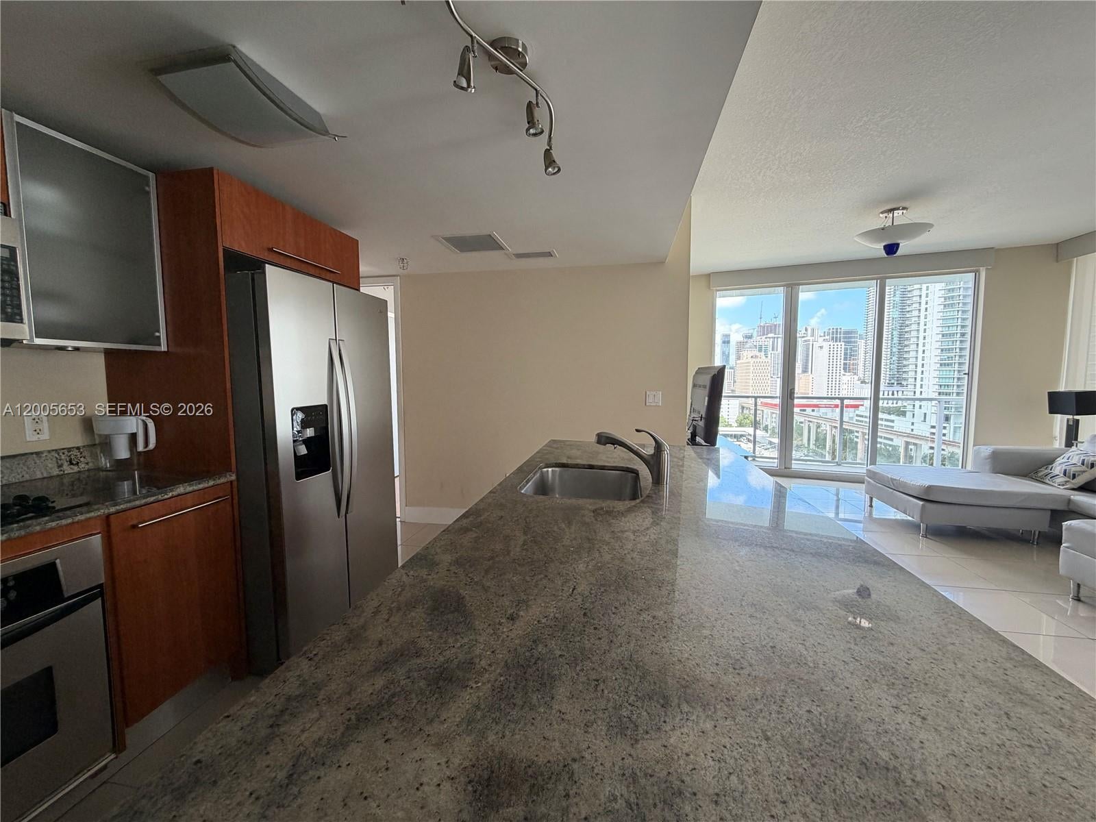 185 SW 7th St 1511