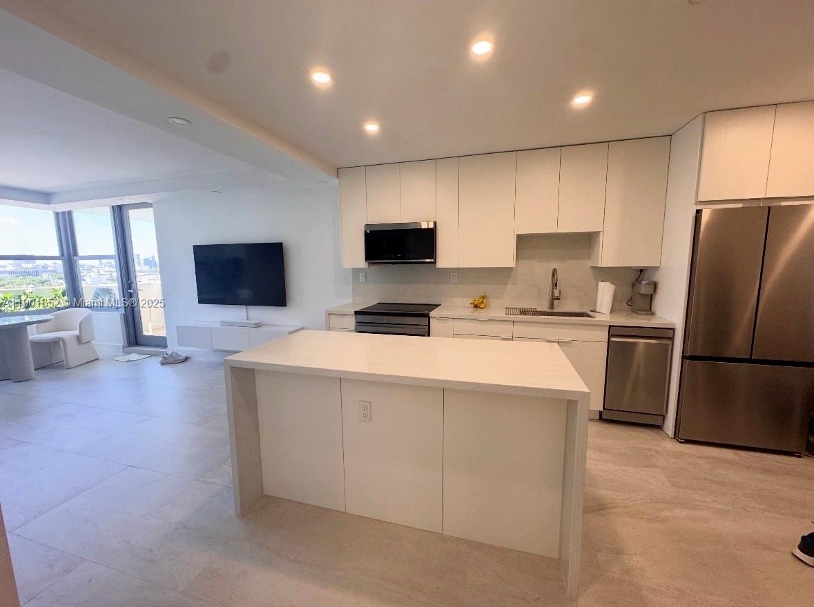 TRITON TOWER CONDO - Residential Lease