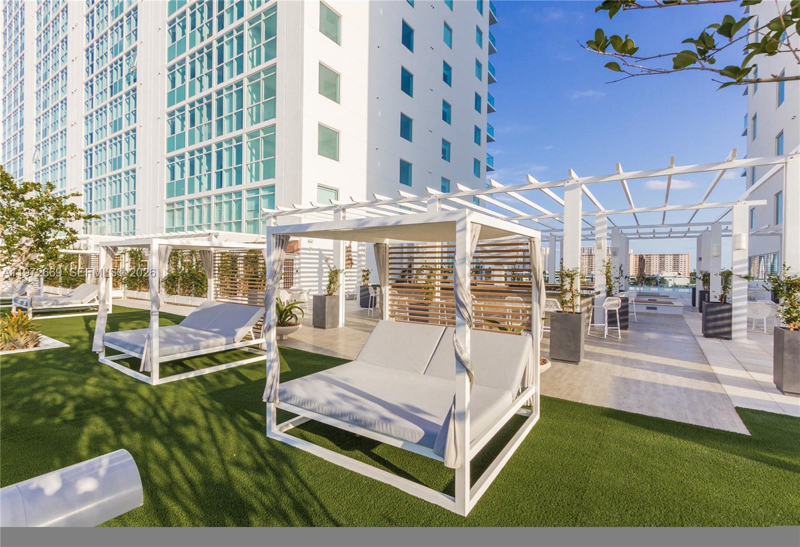 400 SUNNY ISLES CONDO EAS - Residential