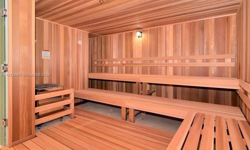 400 SUNNY ISLES CONDO EAS - Residential