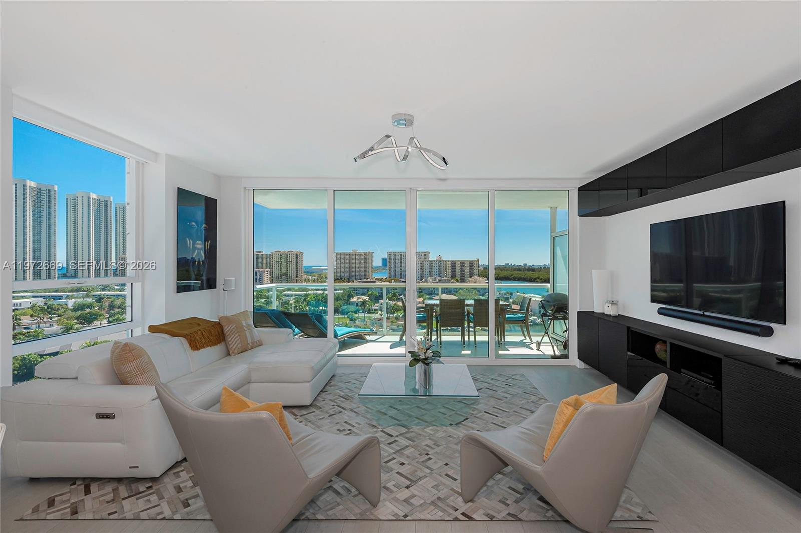 400 Sunny Isles Blvd 1222 SE CORNER UNIT