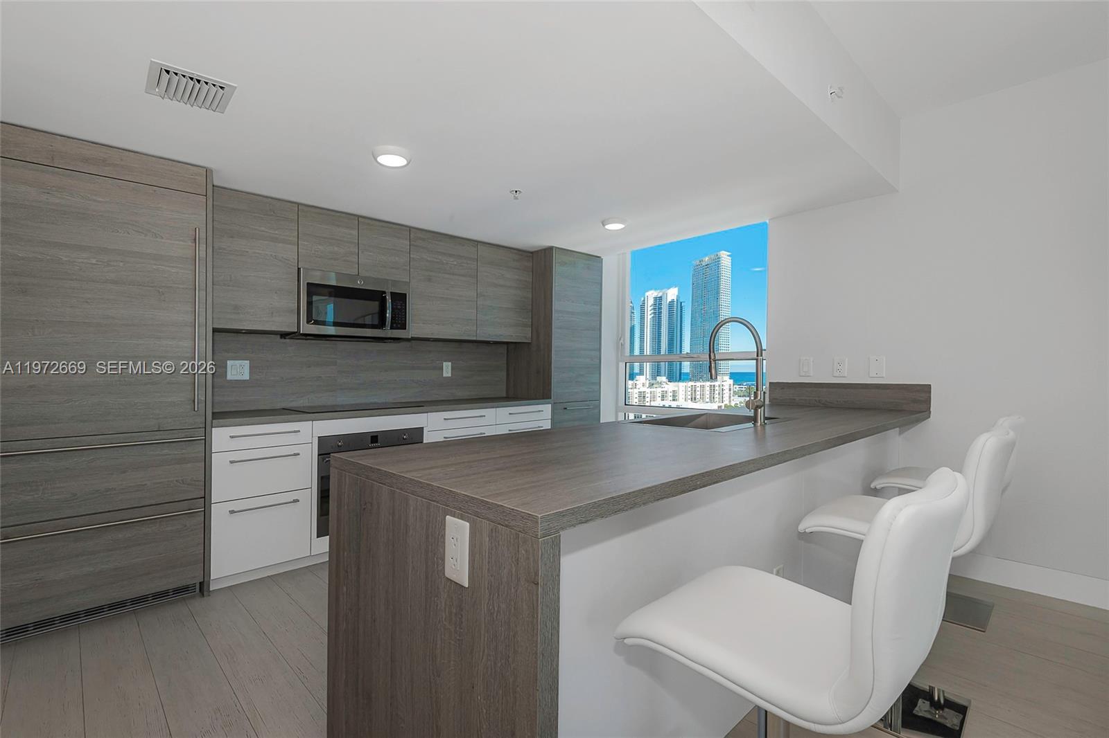 400 SUNNY ISLES CONDO EAS - Residential