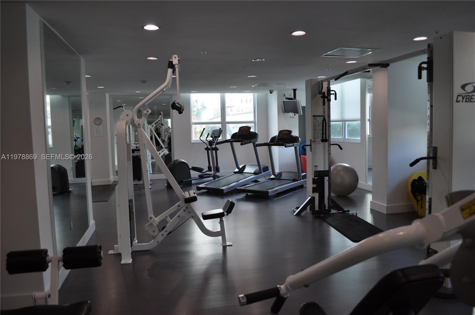 THE LOFT DOWNTOWN CONDO - Residential Lease