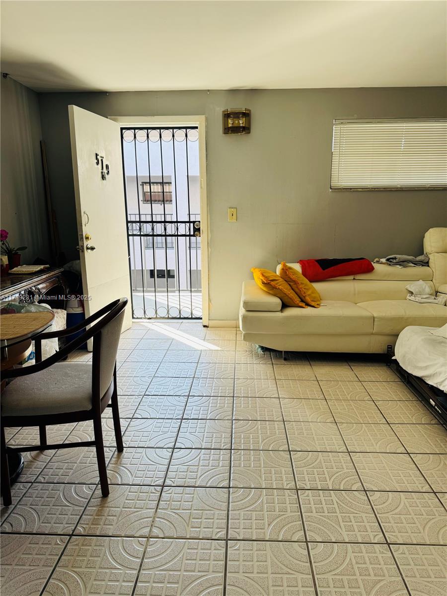 EL BOSQUE AT LITTLE HAVAN - Residential