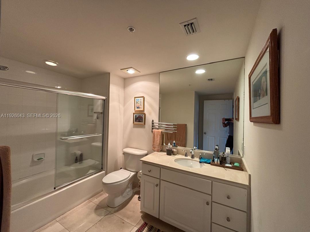 2000 N Bayshore Dr 318