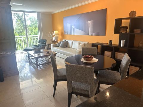 2000 N Bayshore Dr 318 Miami FL 33137