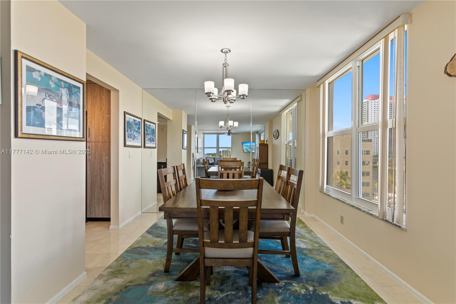 HALLMARK OF HOLLYWOOD CON - Residential
