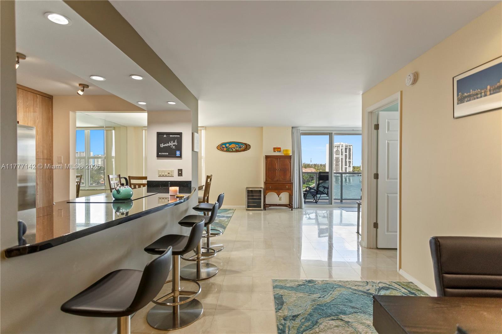 HALLMARK OF HOLLYWOOD CON - Residential