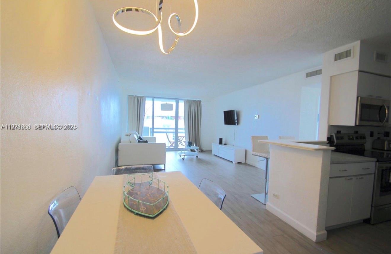 FLAMINGO SOUTH BEACH I CO - Residential Lease