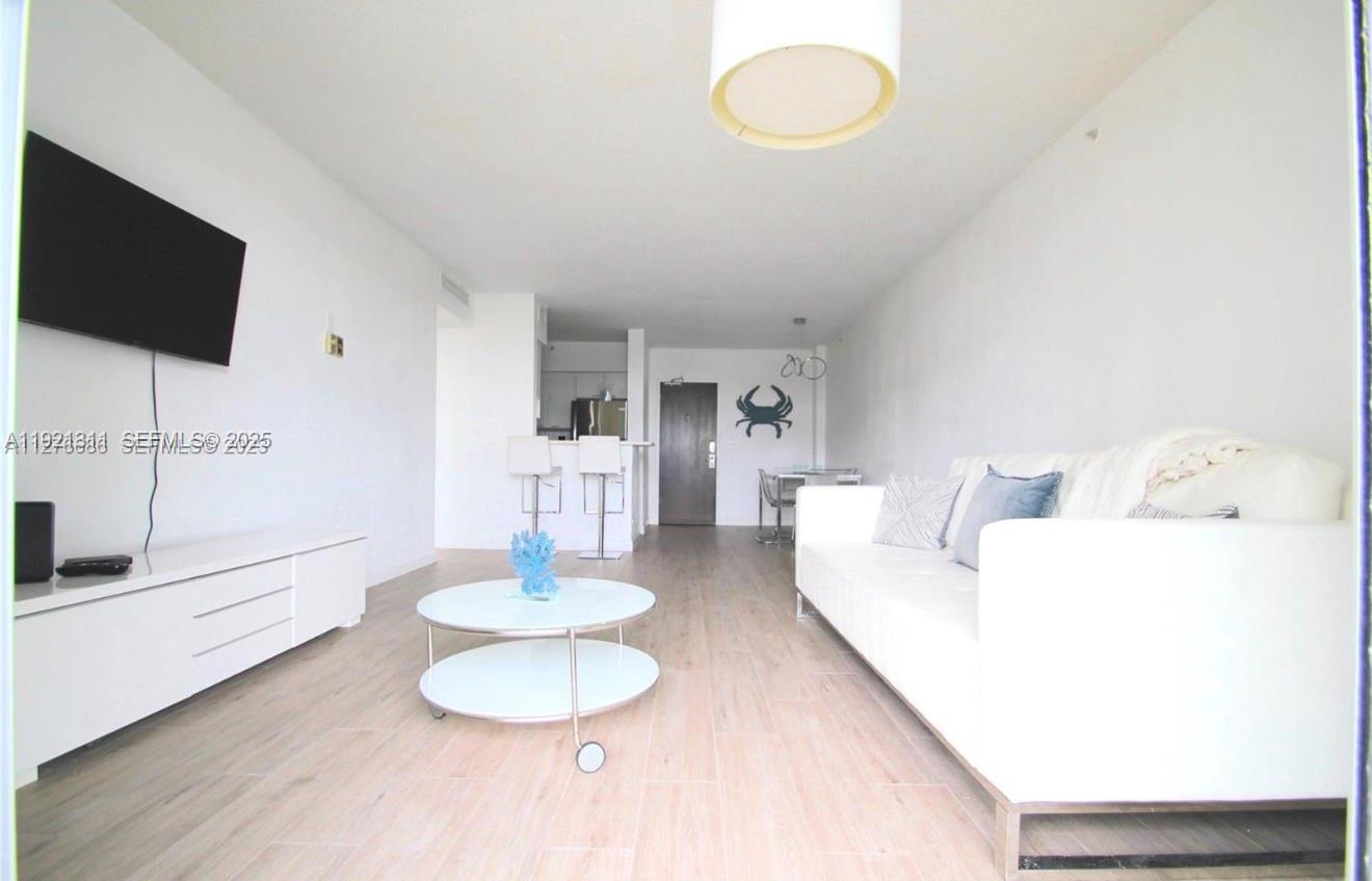 FLAMINGO SOUTH BEACH I CO - Residential Lease