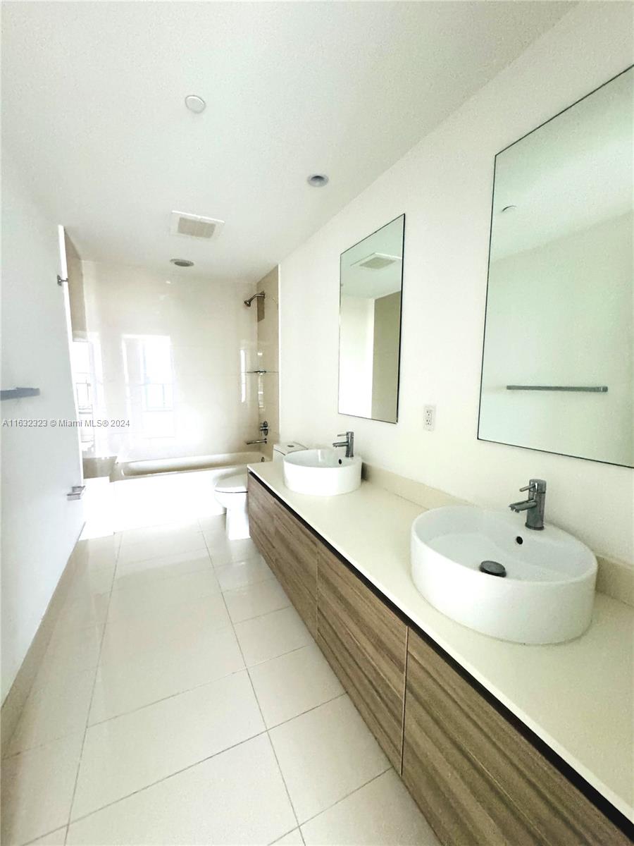 3401 MIDTOWN CONDO - Residential Lease
