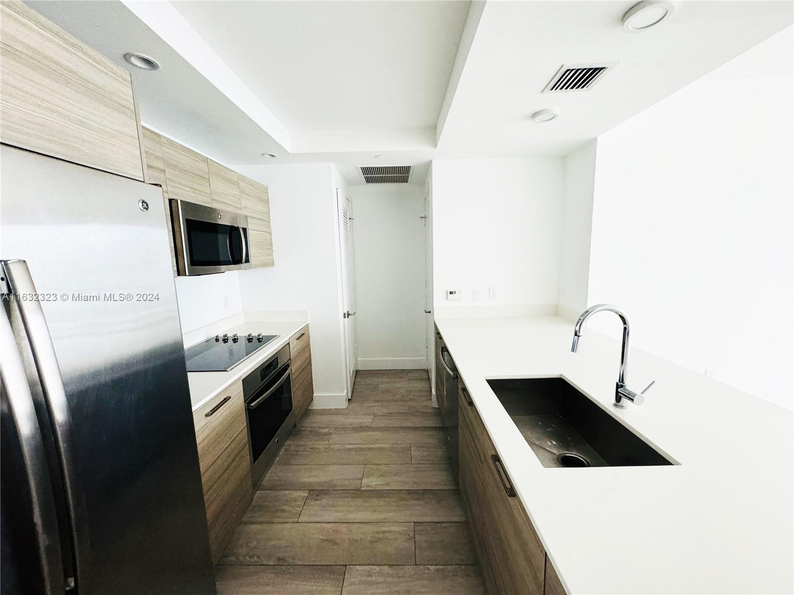 3401 MIDTOWN CONDO - Residential Lease