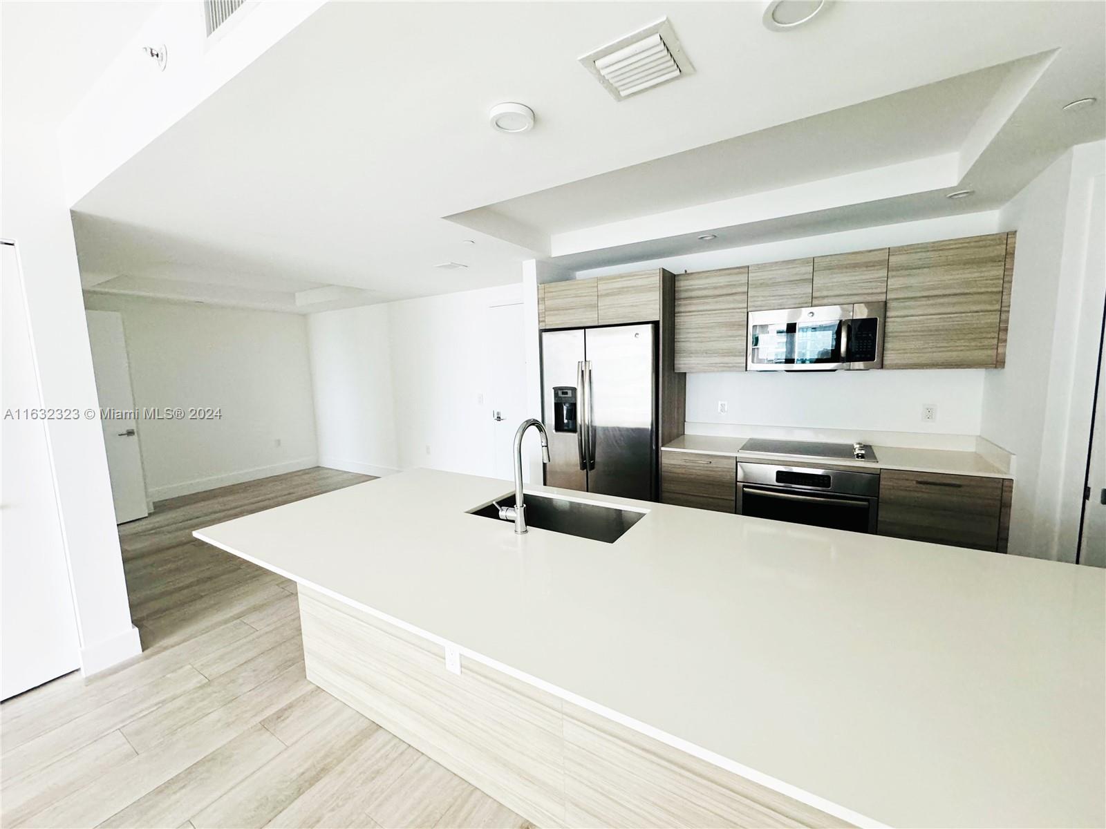 3401 MIDTOWN CONDO - Residential Lease