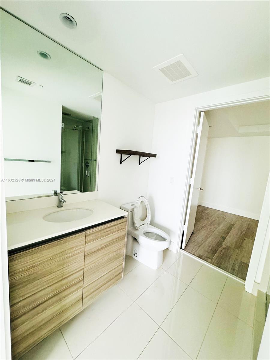 3401 MIDTOWN CONDO - Residential Lease