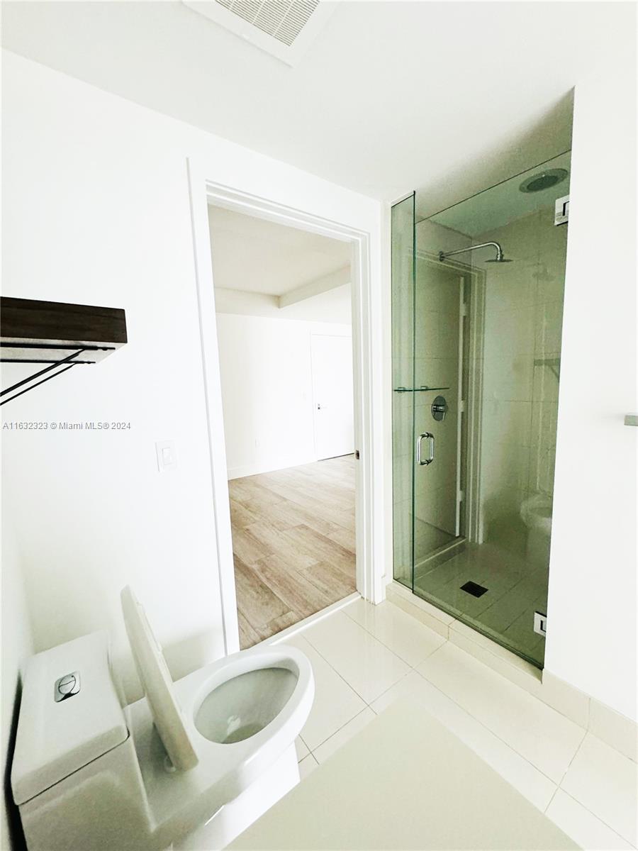 3401 MIDTOWN CONDO - Residential Lease