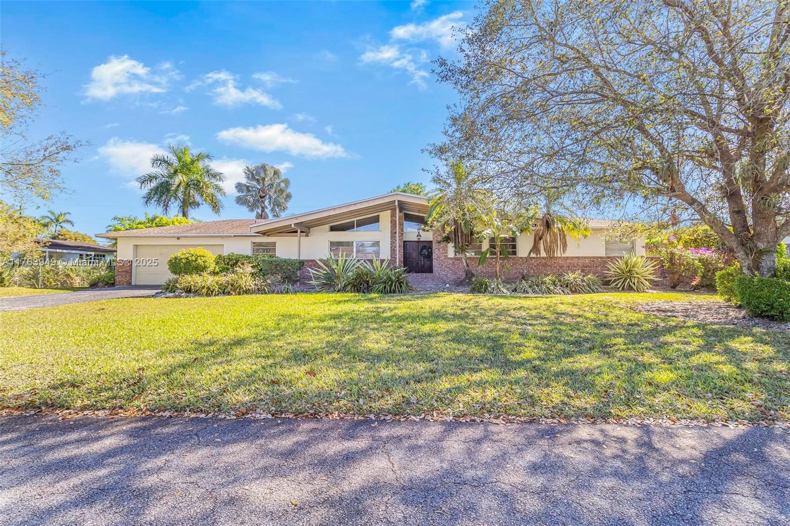 27425 Sw 166th Ave, Homestead, Miami-Dade County, Florida - 4 Bedrooms  
3 Bathrooms - 