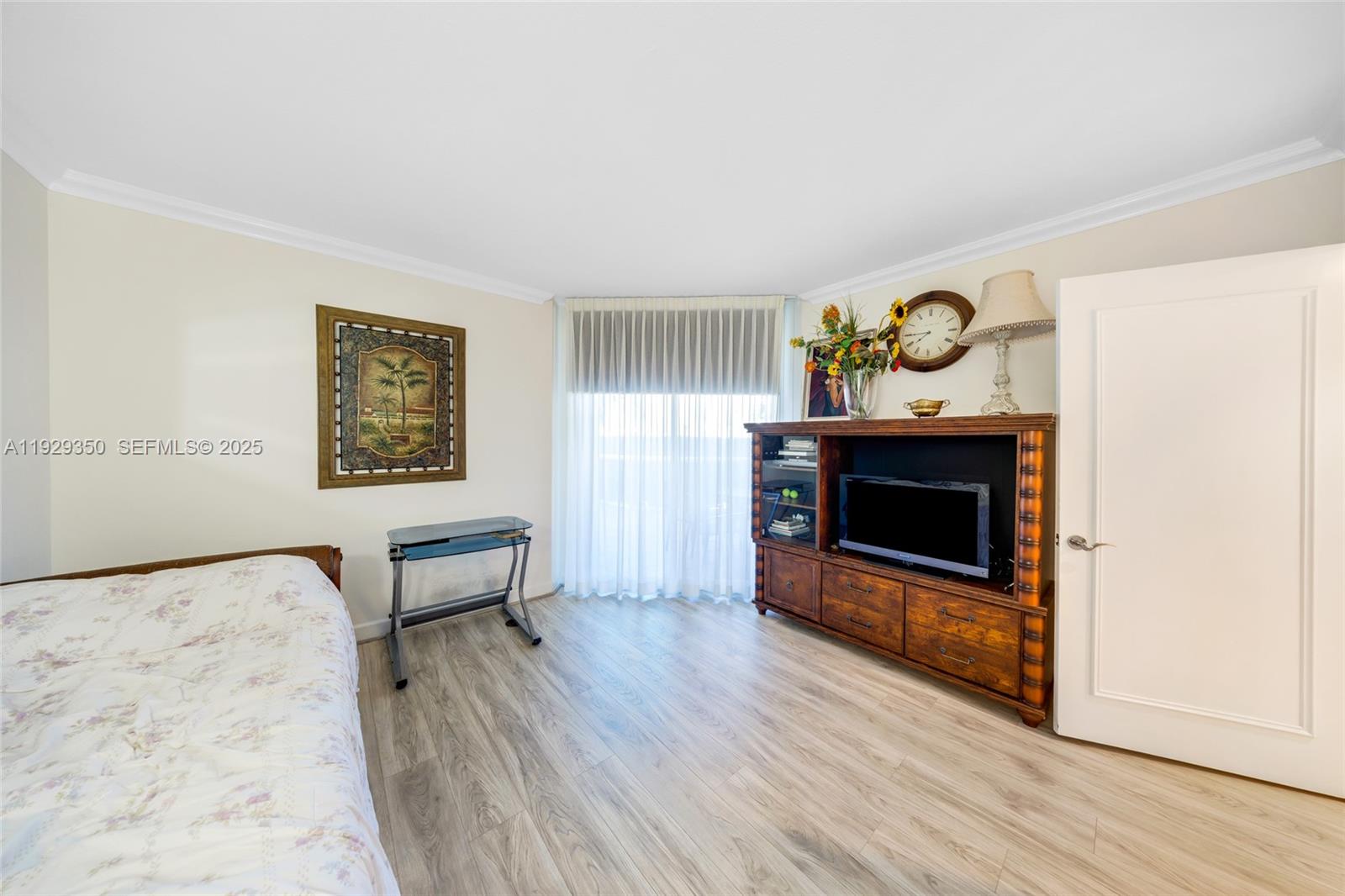 THE PINNACLE CONDO - Residential Lease