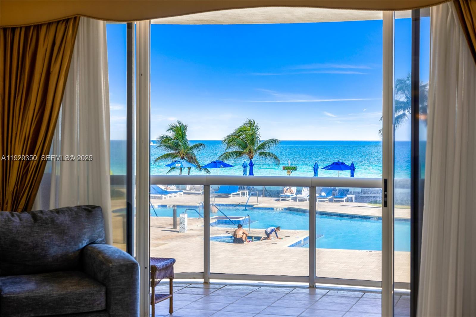 THE PINNACLE CONDO - Residential Lease