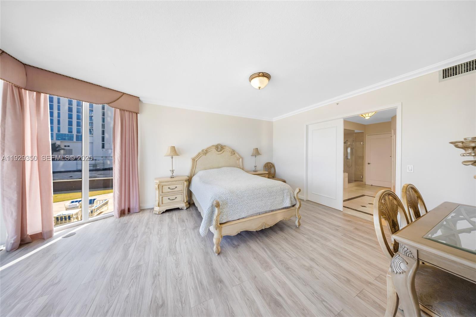 THE PINNACLE CONDO - Residential Lease