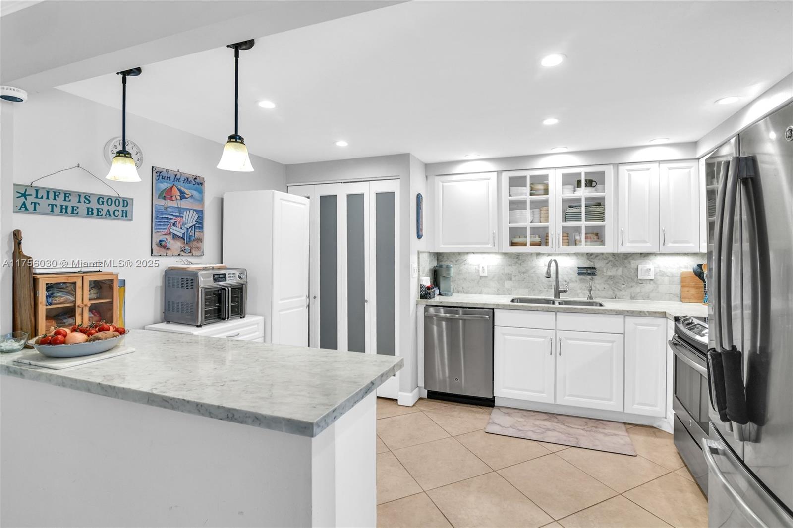 Property for Sale at 1401 S Ocean Dr 305, Hollywood, Broward County, Florida - Bedrooms: 2 
Bathrooms: 2  - $399,900