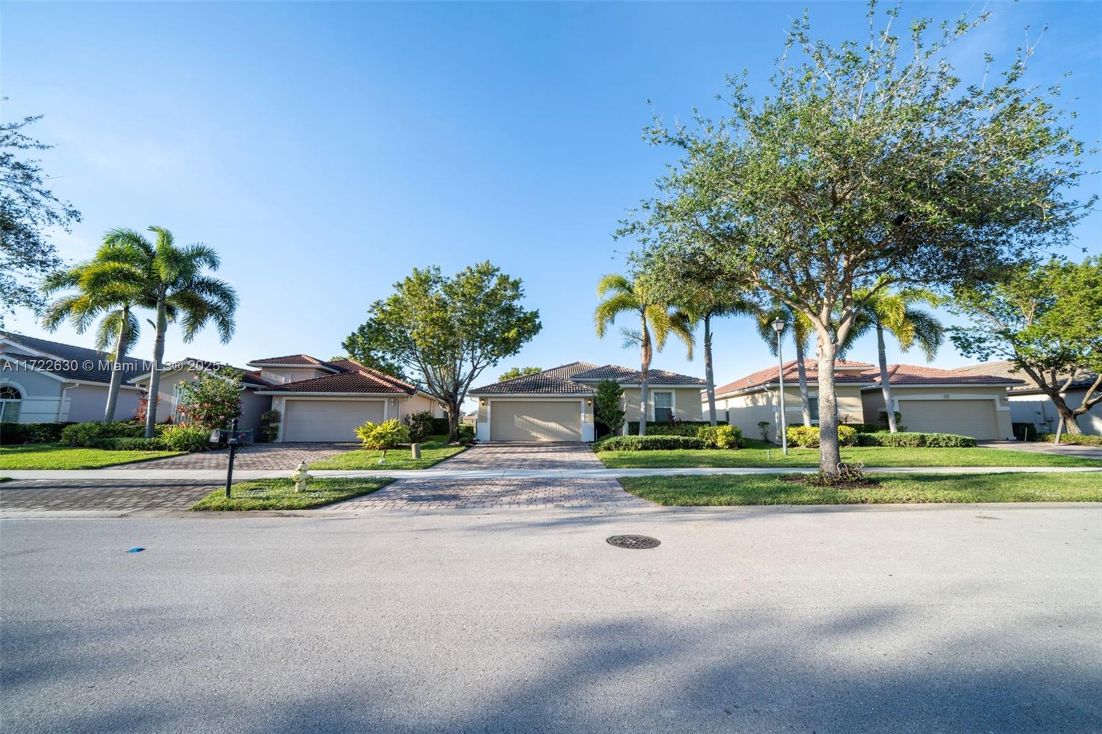 Rental Property at 1493 Birdie Dr, Naples, Collier County, Florida - Bedrooms: 3 
Bathrooms: 2  - $2,850 MO.