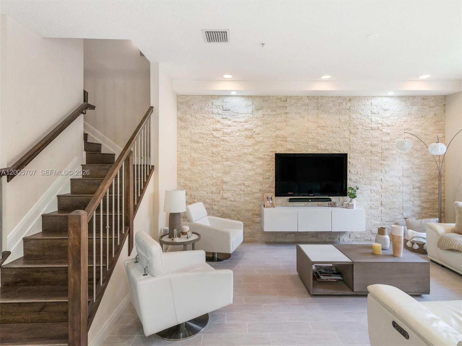 PEMBROKE FALLS-PHASE 1 - Residential