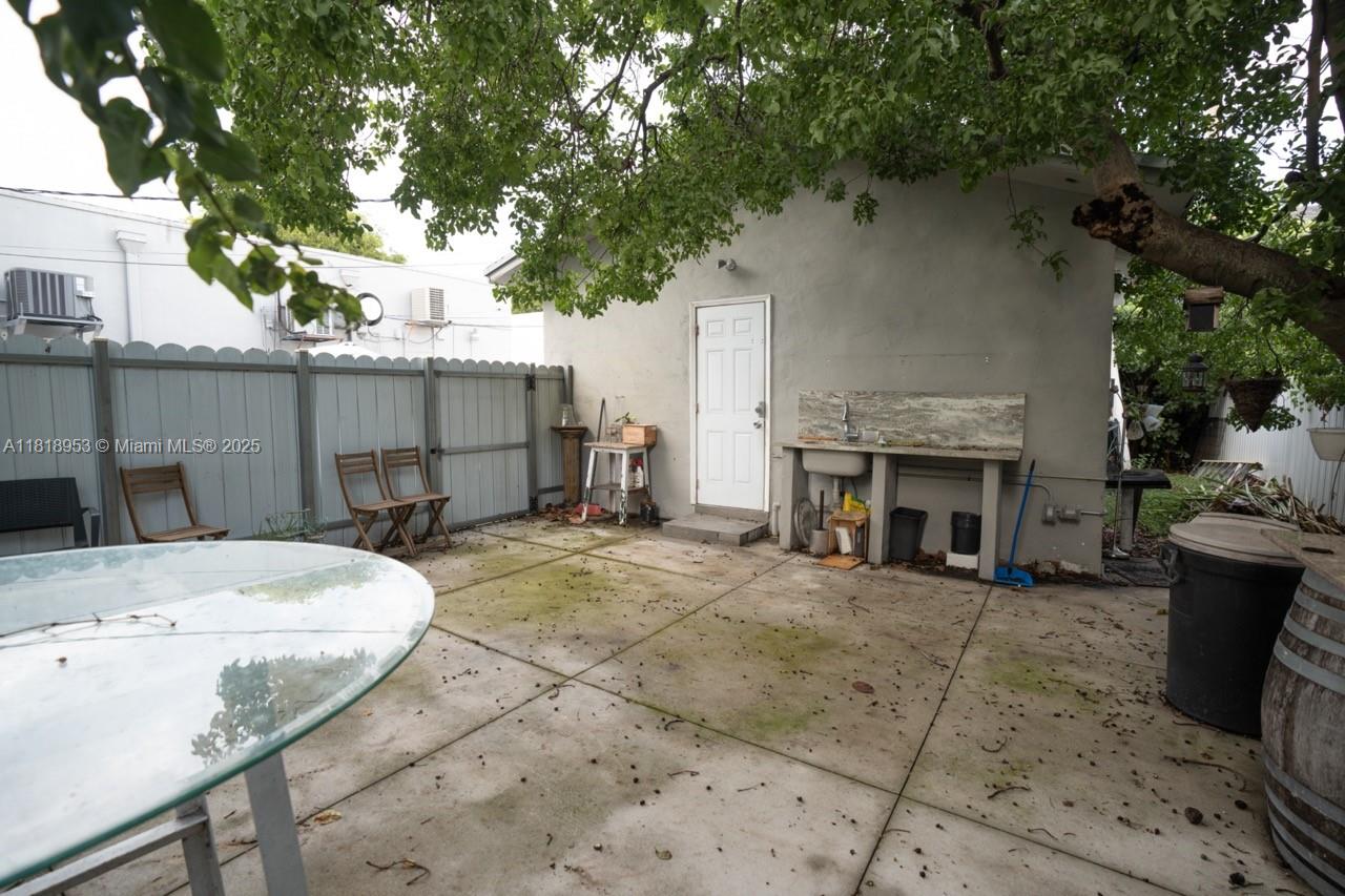 View photos, virtual tours, details... 1650 SW 8th St