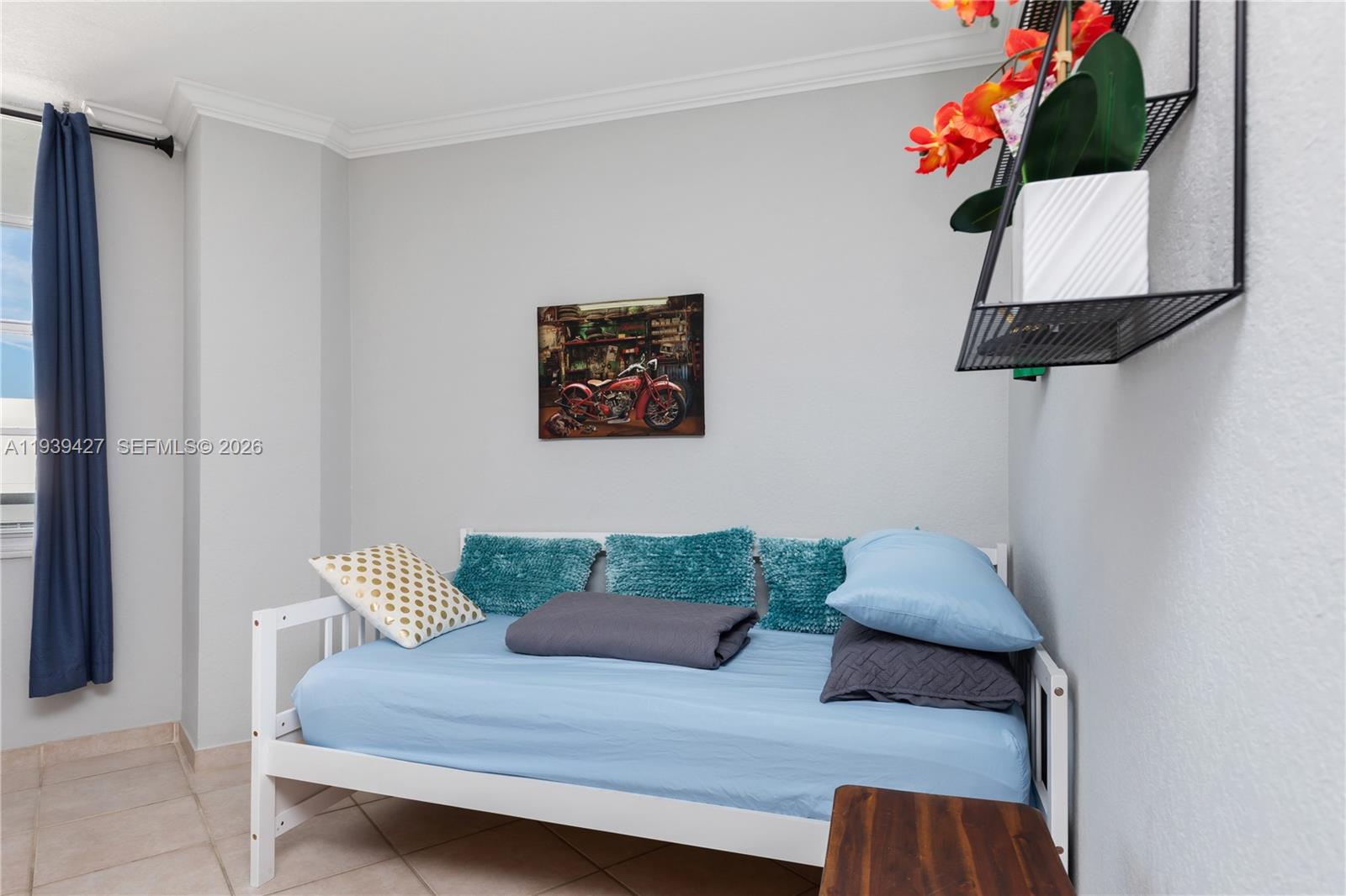 SEA AIR TOWERS CONDO - Residential Lease