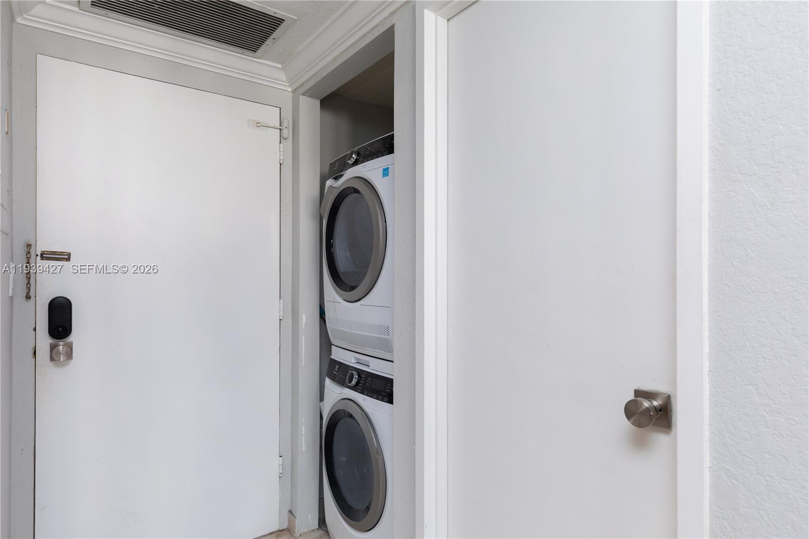 SEA AIR TOWERS CONDO - Residential Lease