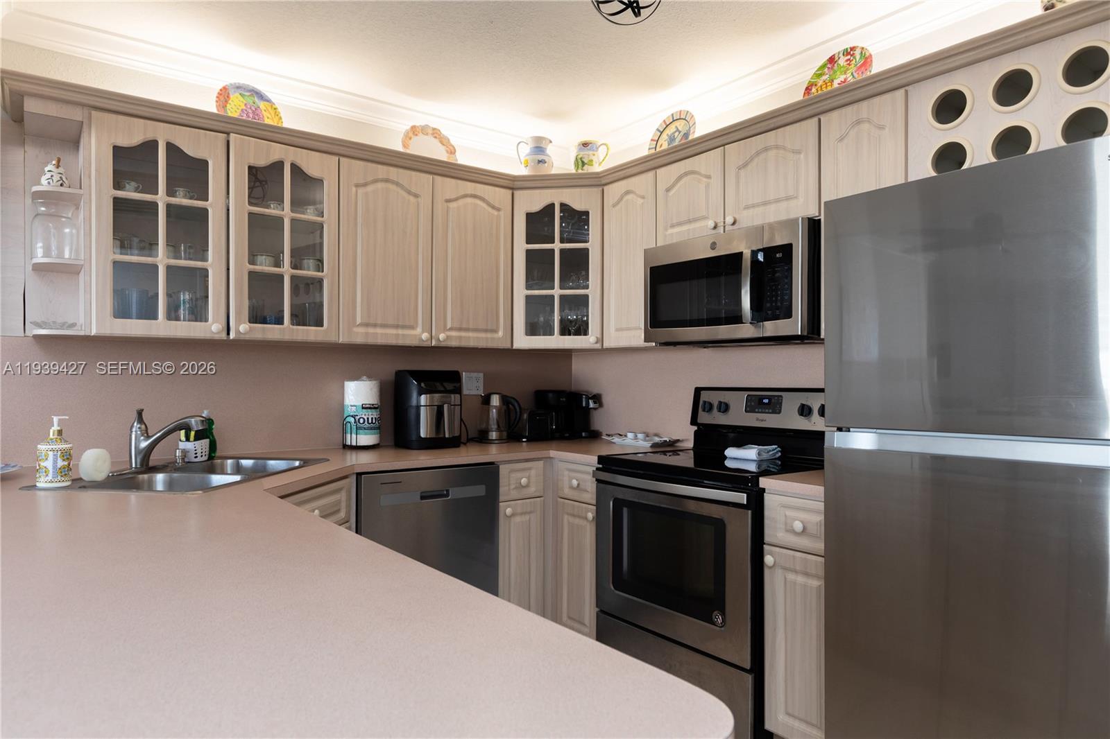 SEA AIR TOWERS CONDO - Residential Lease