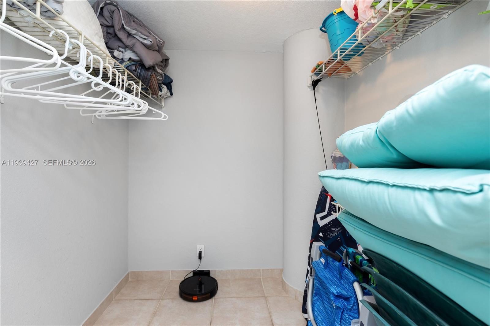 SEA AIR TOWERS CONDO - Residential Lease