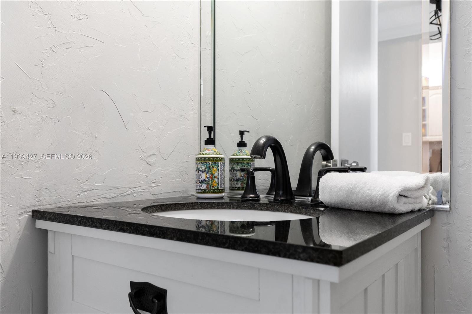 SEA AIR TOWERS CONDO - Residential Lease