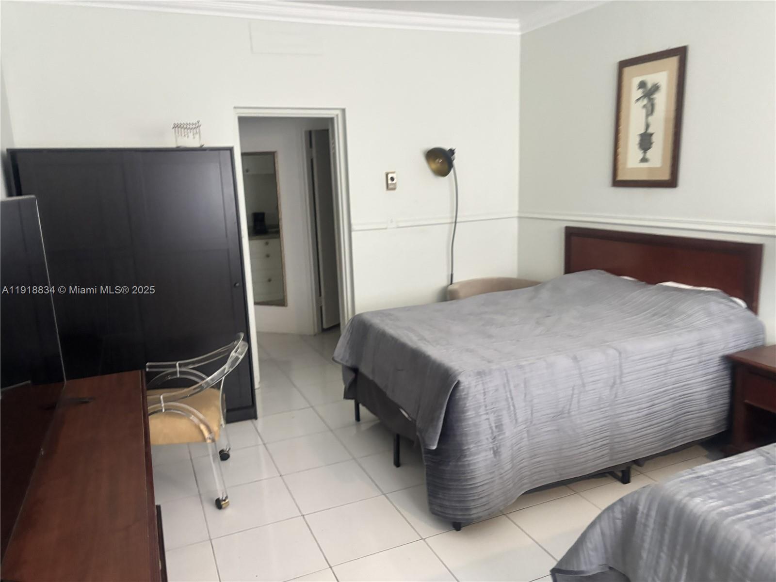 DIPLOMAT GOLF & RACQUET C - Residential