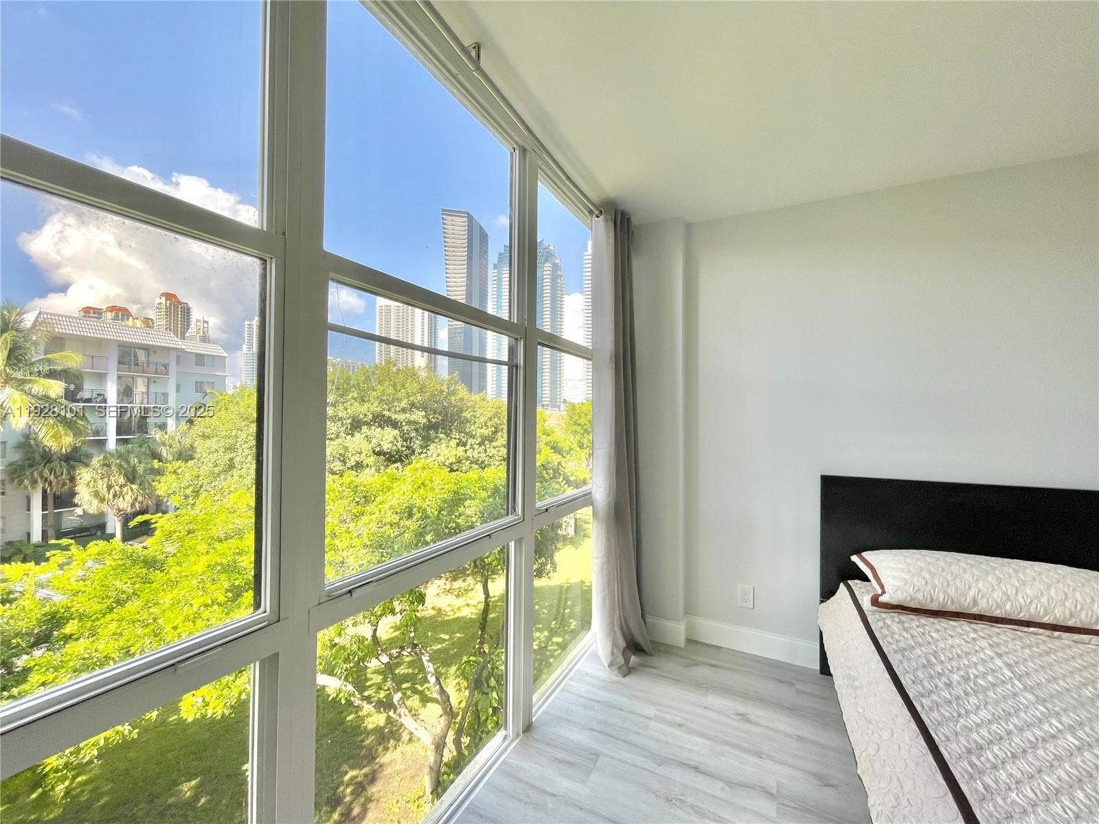 PLAZA OF AMERICAS CONDO P - Residential Lease