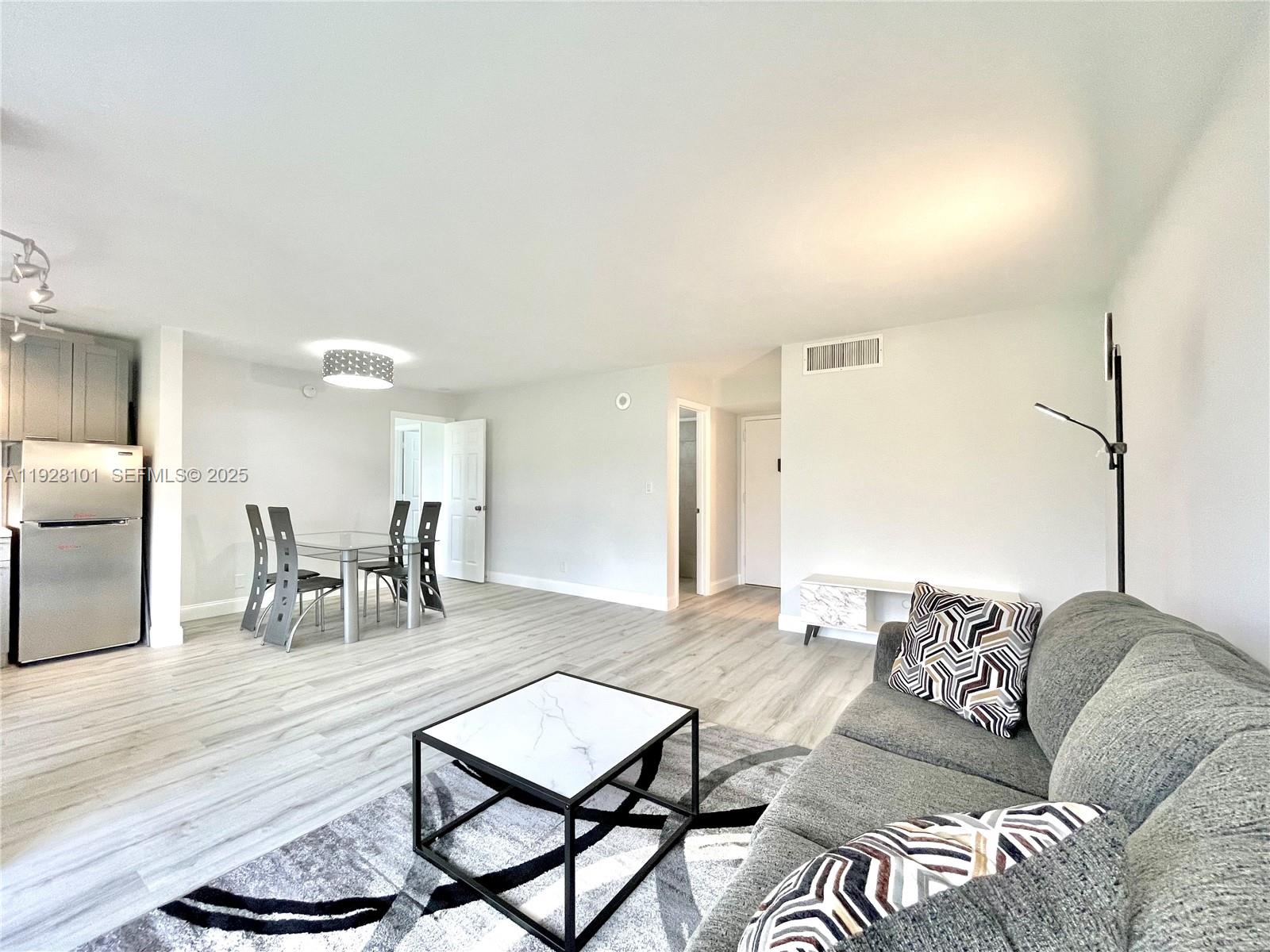 PLAZA OF AMERICAS CONDO P - Residential Lease