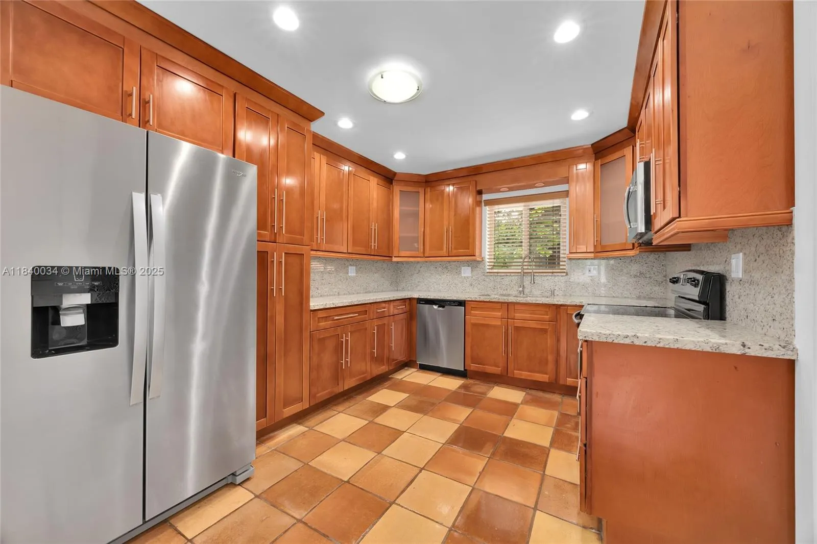 Coral Gables, Florida 33134, United States, 3 Bedrooms Bedrooms, ,2 BathroomsBathrooms,Residential,Active,170784