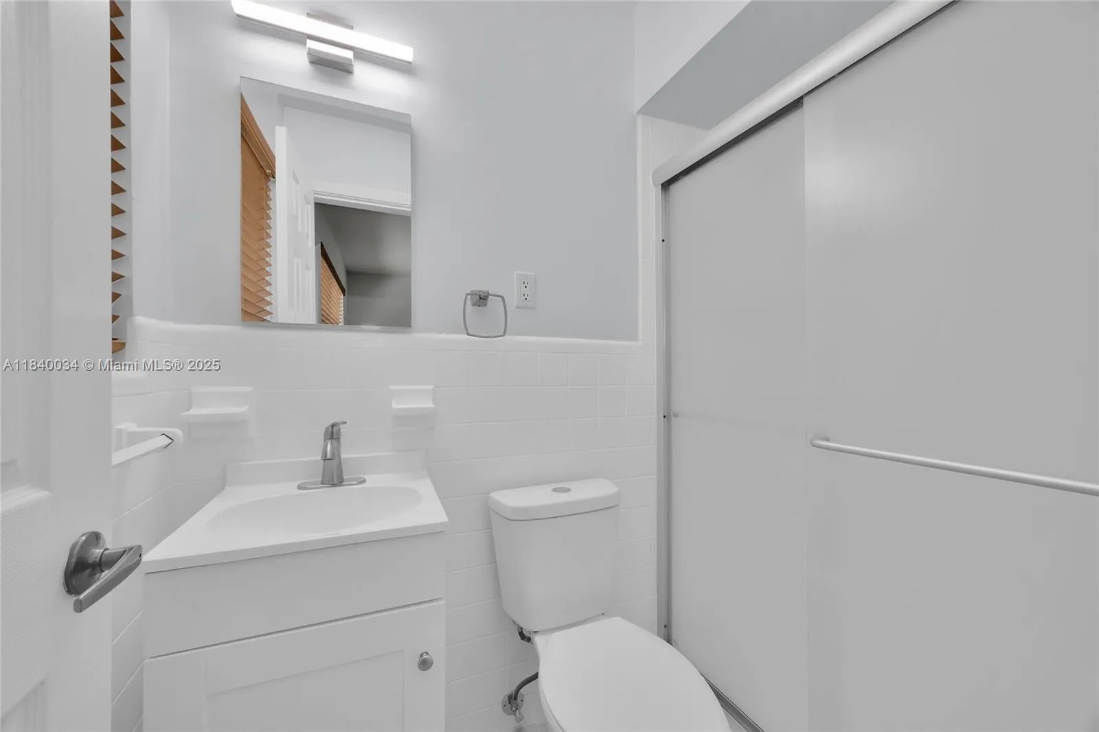 Coral Gables, Florida 33134, United States, 3 Bedrooms Bedrooms, ,2 BathroomsBathrooms,Residential,Active,170784