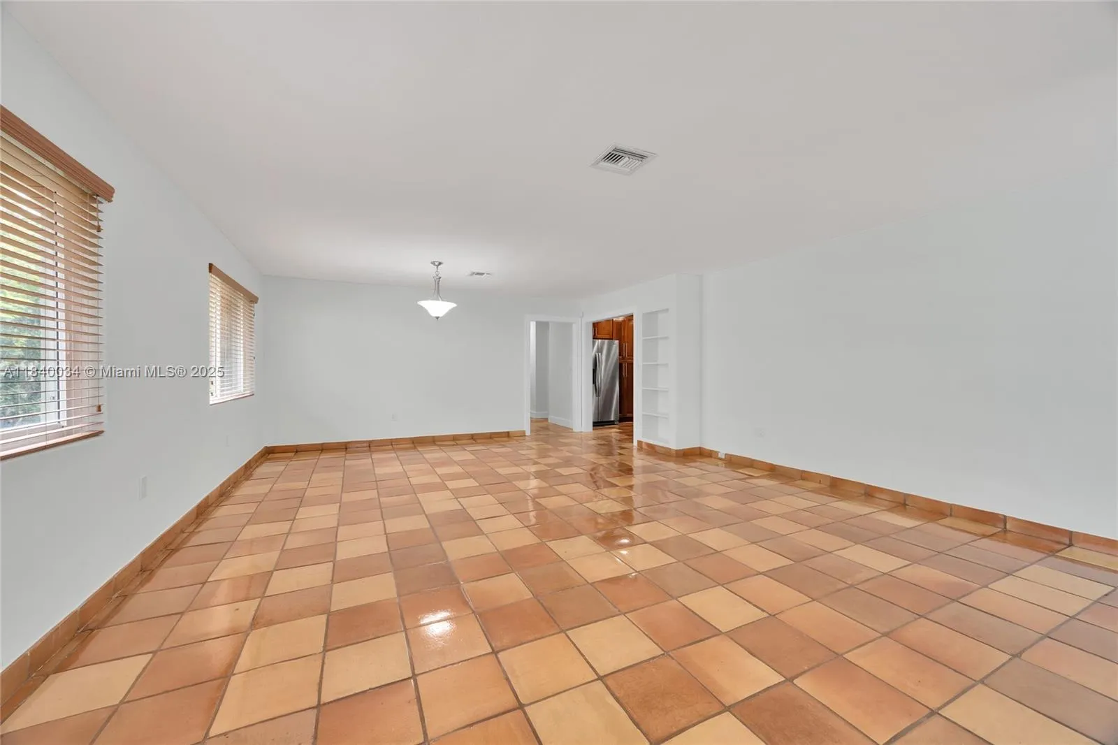 Coral Gables, Florida 33134, United States, 3 Bedrooms Bedrooms, ,2 BathroomsBathrooms,Residential,Active,170784